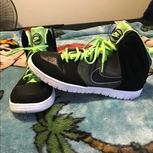 Nike High Tops Black & Lime Green Size 10